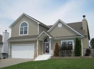 1800 Gunner Ave, Greenwood, MO 64034