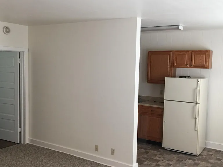 121 Center St #1 — Photo 2