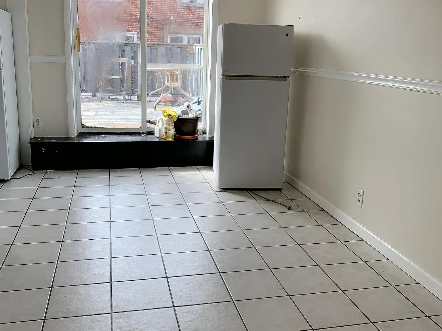 3 bed, 1136 sqft, $1,680 — Photo 2