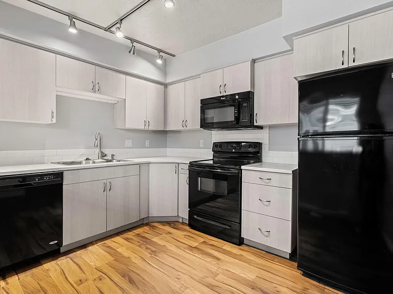 1527 W Ridenbaugh St — Photo 15