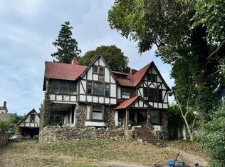 181 Farragut Cir, New Rochelle, NY 10801