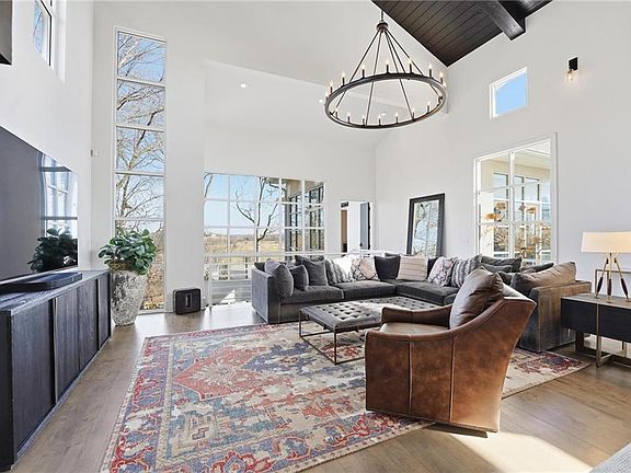 3rd image of 6949 Watsons Country Ln