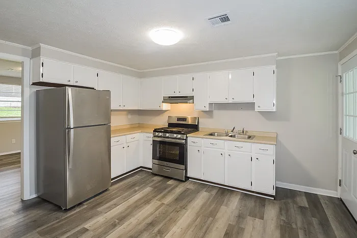 126 Magnolia Dr — Photo 5