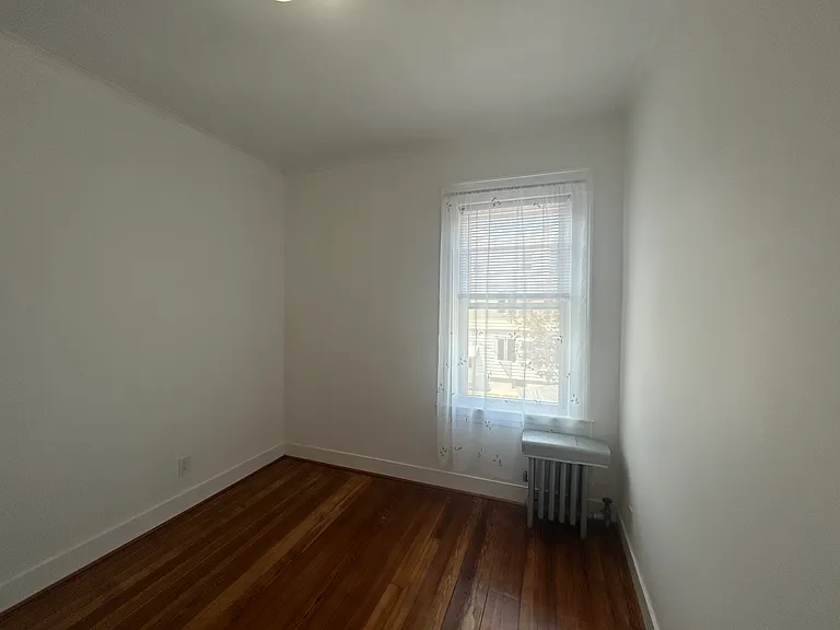 61 Locust Ave #2 — Photo 7