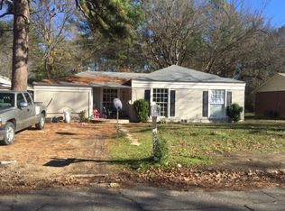 945 Guam St, Wake Village, TX 75501