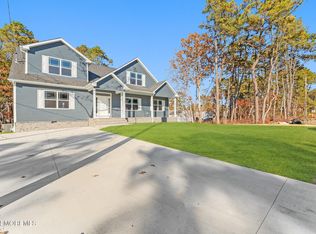 533 Amsterdam Ave, Toms River, NJ 08757