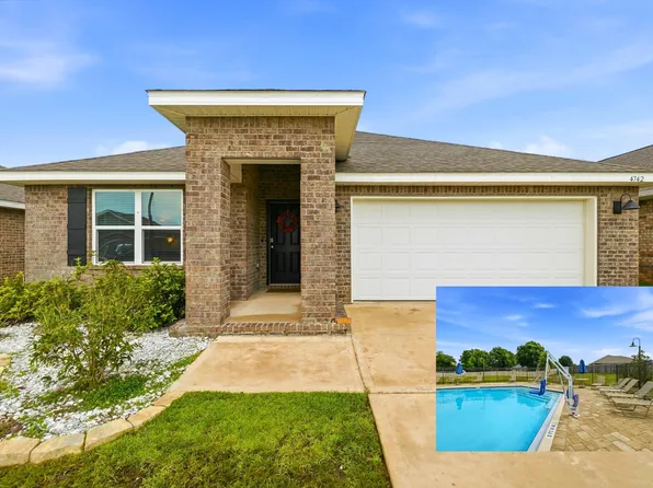 4742 Airmen Dr, Crestview, FL 32539