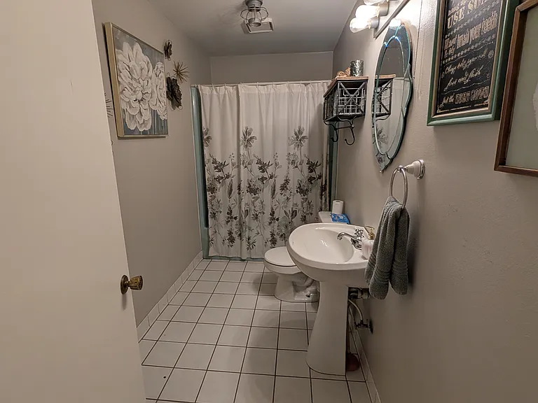 4624 Yvonne St — Photo 9