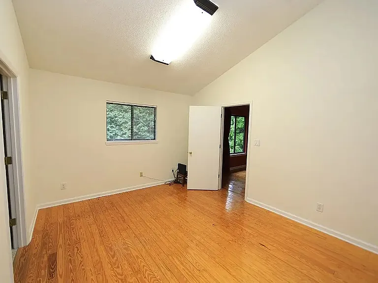 505 Fostoria Ct — Photo 21