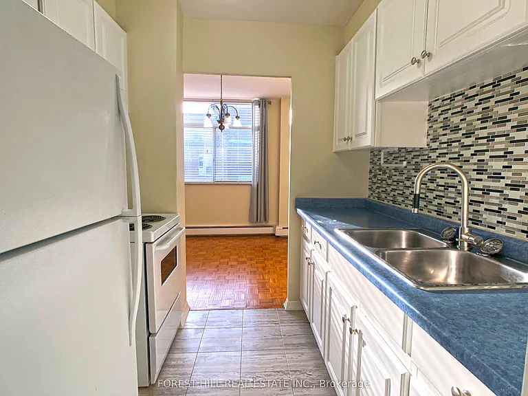 335 Lonsdale Rd #502 — Photo 3