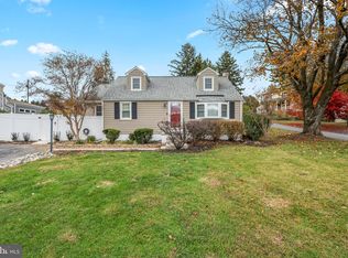 3 Buttonwood Ave, Malvern, PA 19355