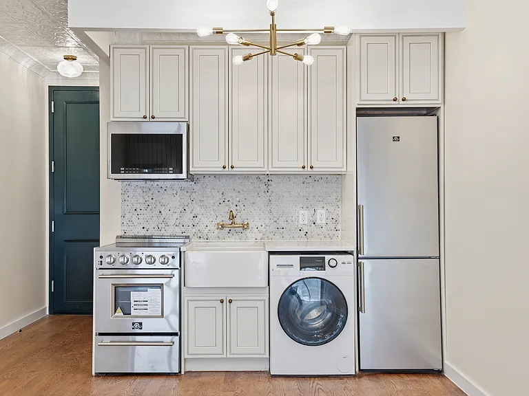 63 Nassau St #501 — Photo 5