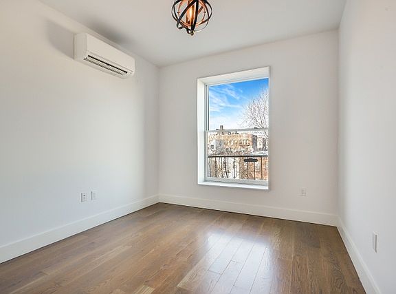 3rd image of 473 Park Pl #1AA
