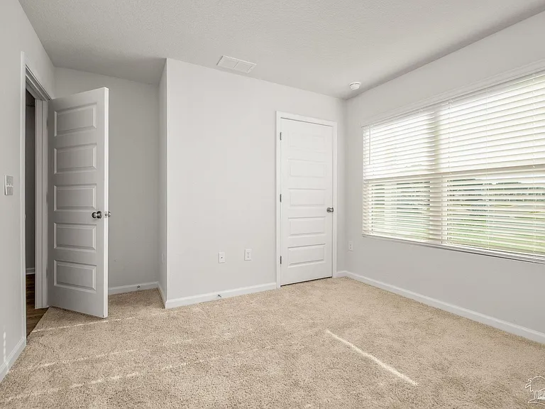 4066 Blaney Ln — Photo 9