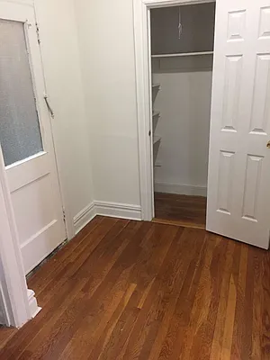 Rented by Metroline Realty | media 26