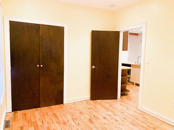5th image of 27 Cowper Ct #1