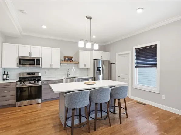 189 Shirley St Unit 2, Winthrop, MA 02152