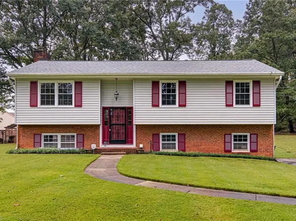 4410 Winnabow Rd, Winston Salem, NC 27105