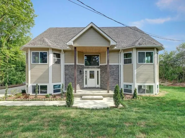 2019 Chalmers Dr, Ann Arbor, MI 48104