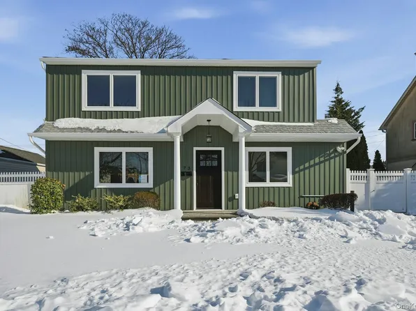 73 Wolcott Rd, Levittown, NY 11756