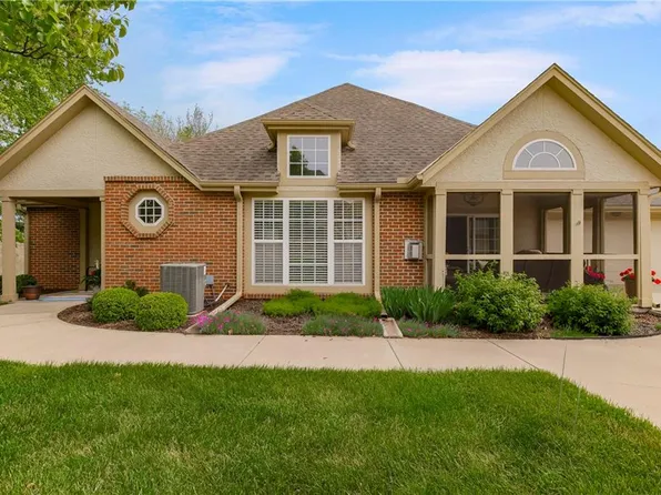 15221 S Symphony Dr Suite 3303, Olathe, KS 66062