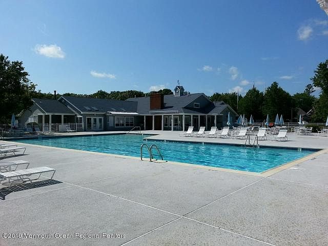 2nd image of 136 Driftwood Dr