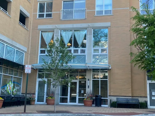 1640 Maple Ave APT 203, Evanston, IL 60201