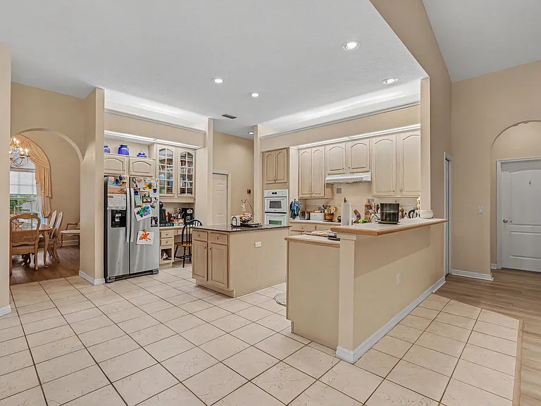 702 Brooker Ridge Ct — Photo 8