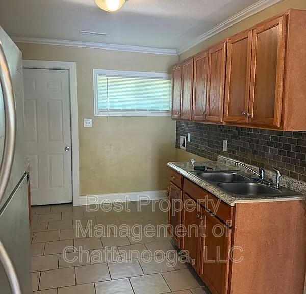5293 Usher Dr — Photo 1