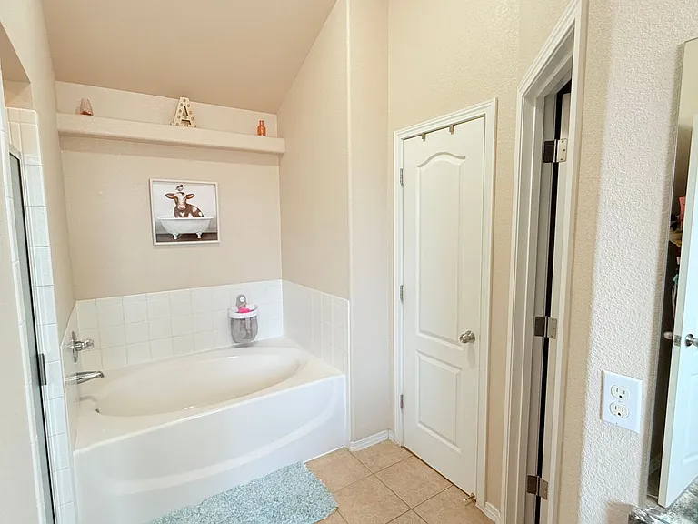 3575 Sierra Del Sol Ave — Photo 8