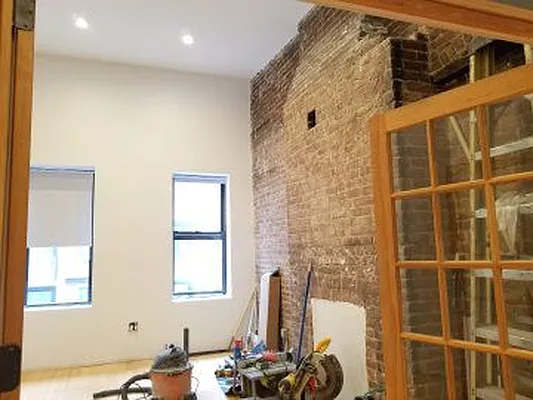 Rented by MCR Realty | media 23