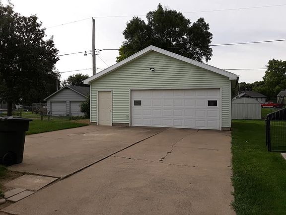 3rd image of 1208 Edgewater Ave