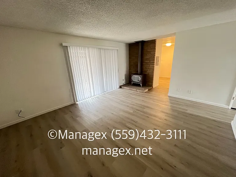 6035 N College Ave #B — Photo 4