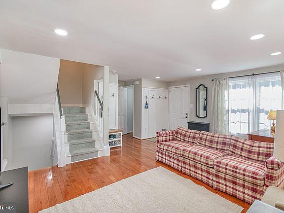 3rd image of 6640 Briarleigh Way