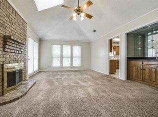 3449 Country Club Dr, Grand Prairie, TX 75052