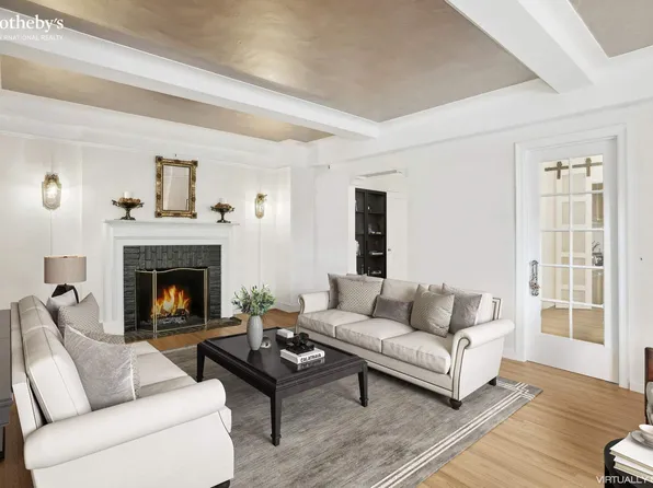 235 East 22nd Street image 2 of 12