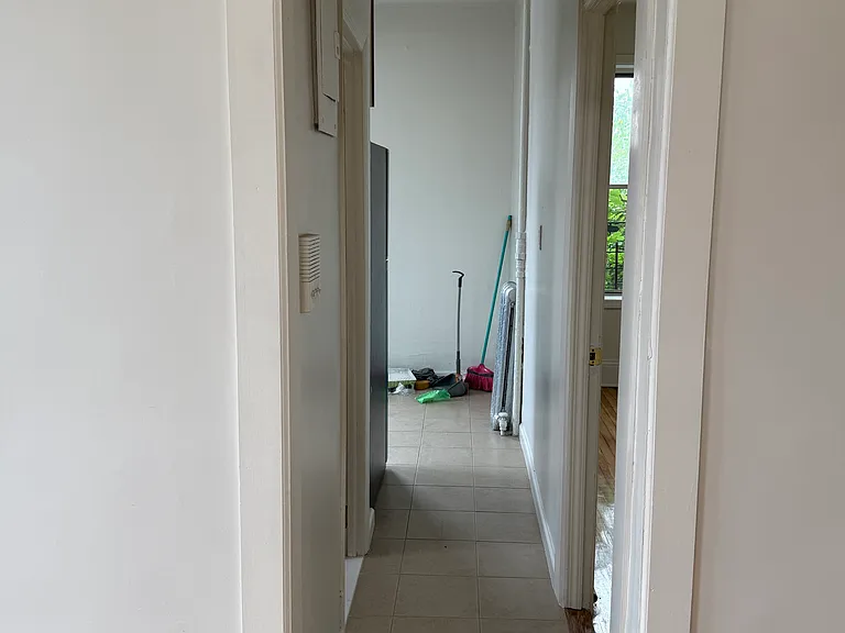 35-50 9th St #2R — Photo 7