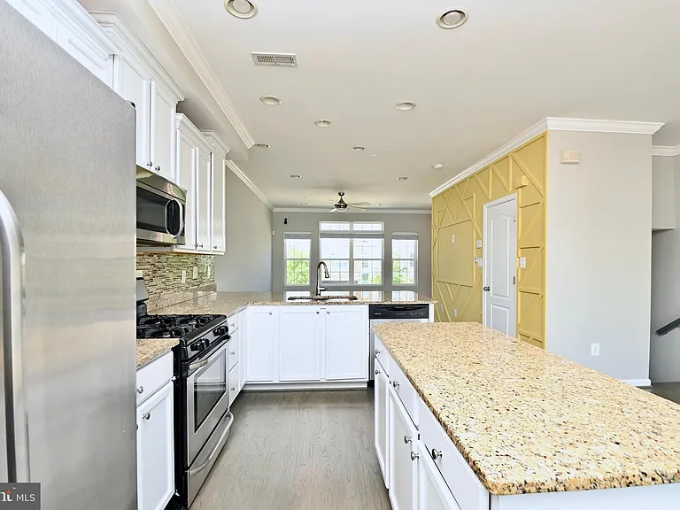 11177 Southport Pl — Photo 21