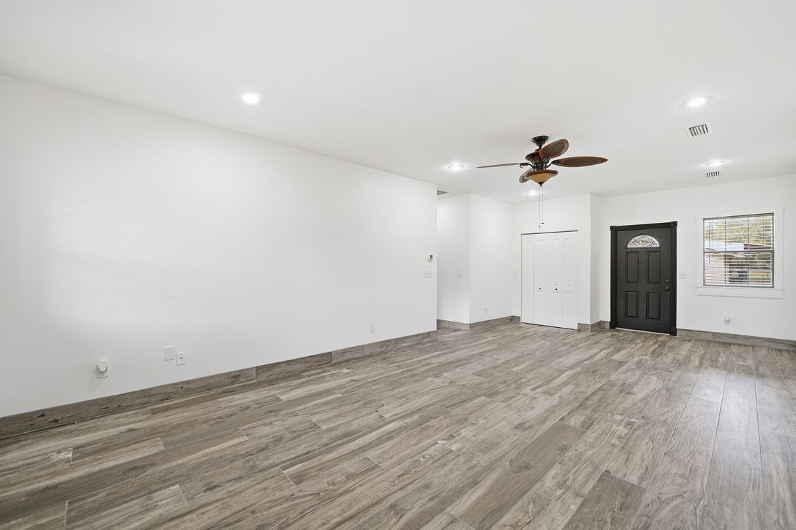 next background image