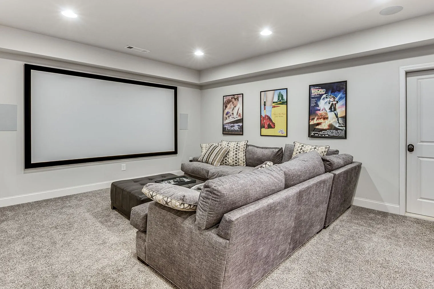 5 bed, 5.0 bath, 4994 sqft, $8,612 — Photo 2