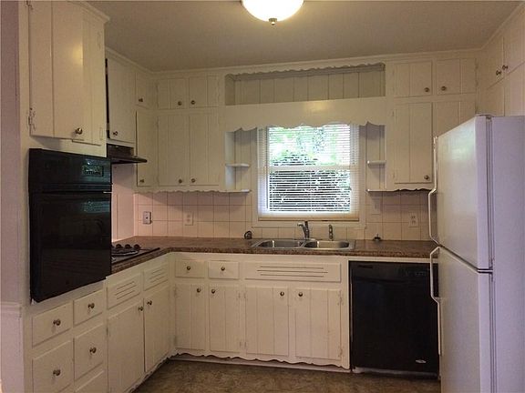 4th image of 719 Blackwell Cir