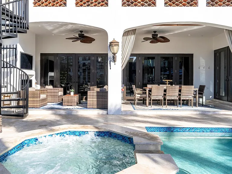 2430 Castilla Isle — Photo 43