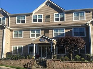 100 Woodcrest Ln APT 109, Mount Kisco, NY 10549