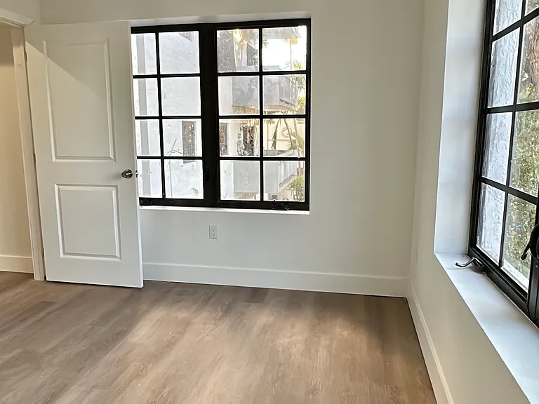1619 Jefferson Ave #4 — Photo 6