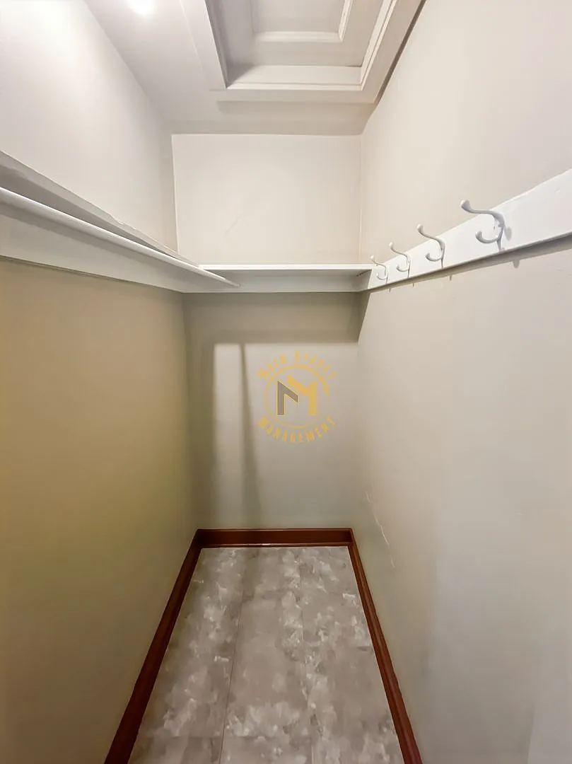 1330 E Walnut St. — Photo 2