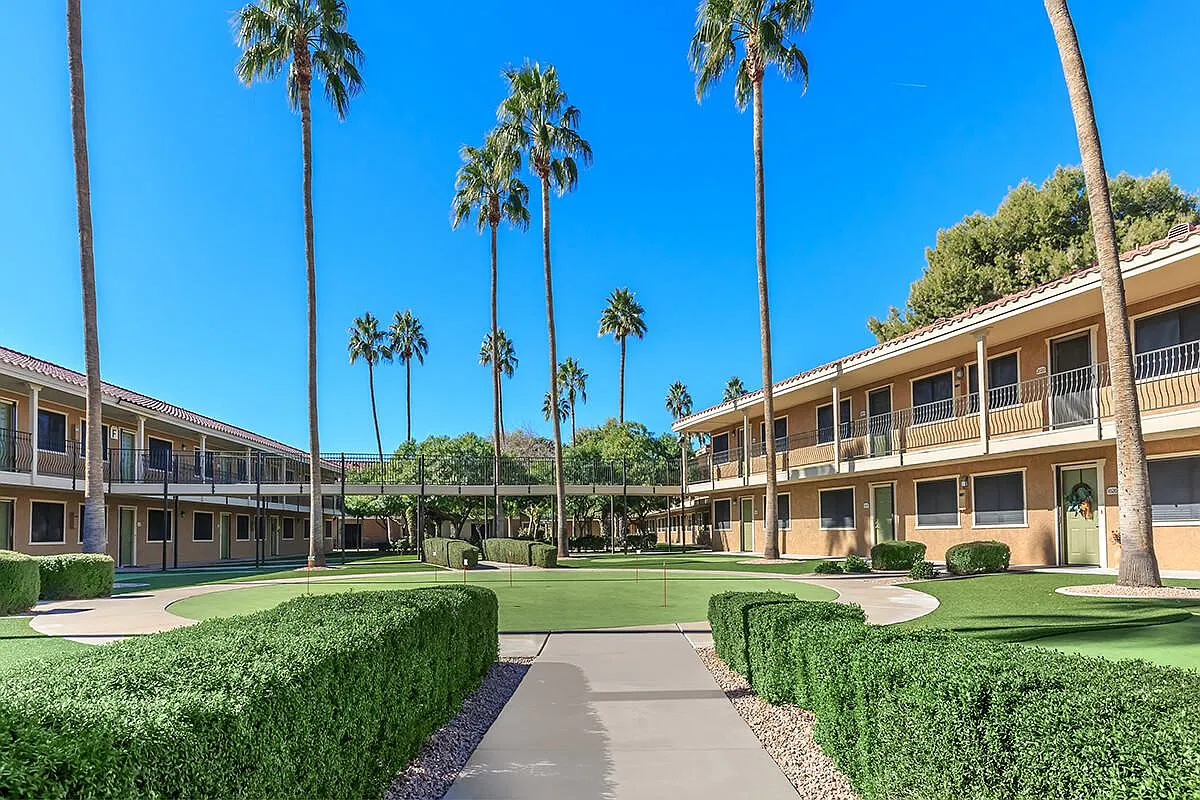 Mesa Royale 55+ Active Community — Photo 4