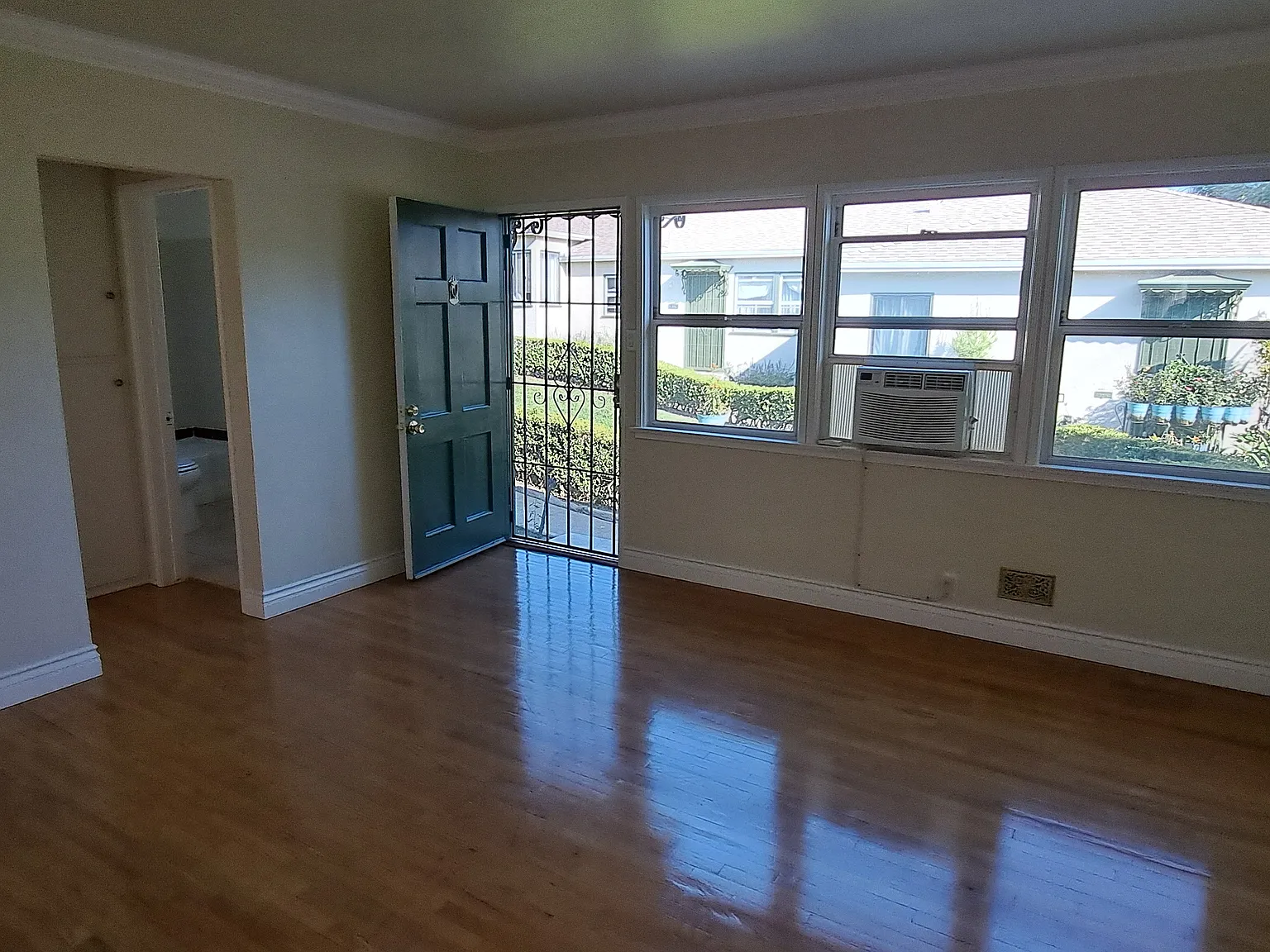 1 bed, 600 sqft, $2,850 — Photo 2