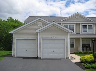 52 Patroon Pt, Rensselaer, NY 12144