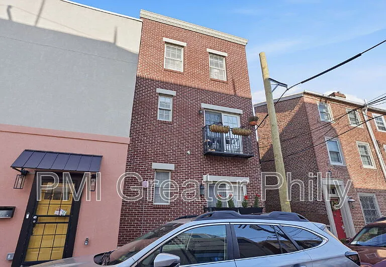 243 Montrose St #103 — Photo 30