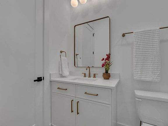 2nd image of 2915A Morningside Dr #A